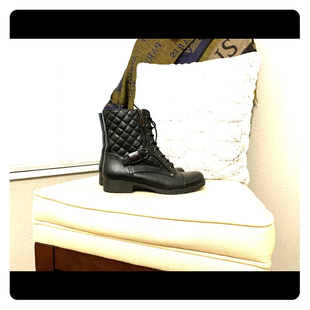 NWOT guess black pleather boots